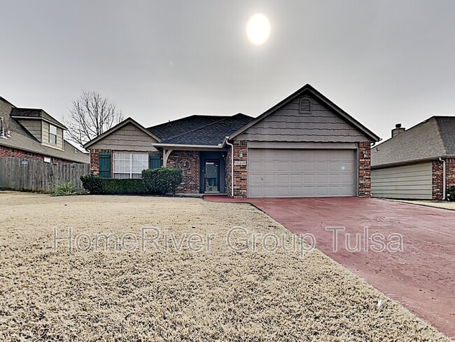 Photo - 10330 East 112th Pl S House