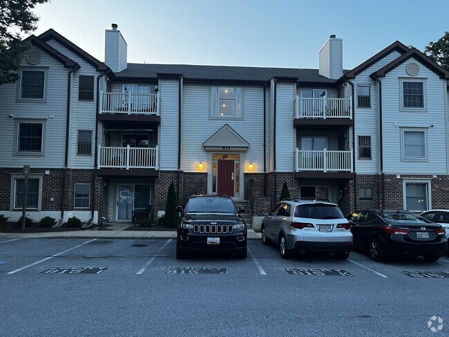 Building Photo - 815 Stratford Way Unit F Rental