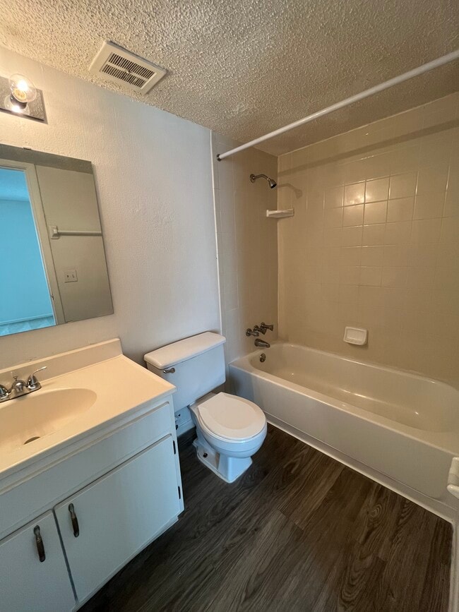 Photo - Sailpoint Bay Apartments