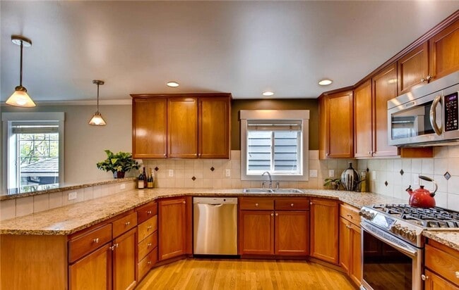 Photo - Beautiful Top of Queen Anne Townhome - 3 Beds / 2.5 Baths