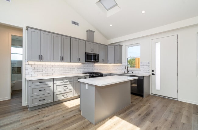 Photo - 6402 Kenwater Pl