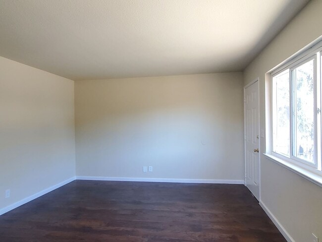 Photo - Williamsburg Unit 3