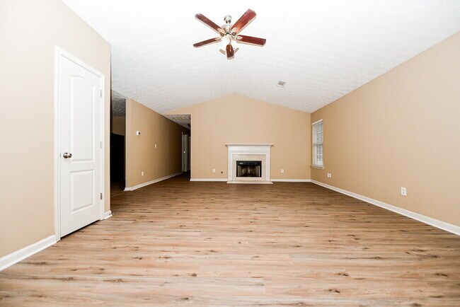 Photo - 5718 Rockingwood Dr