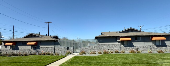 Building Photo - DON’T LIVE ABOVE OR BELOW ANYONE…NEWLY REN... Unit PA28 Rental