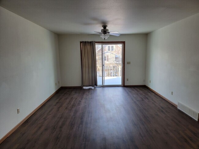 Photo - 406 W 7th Ave