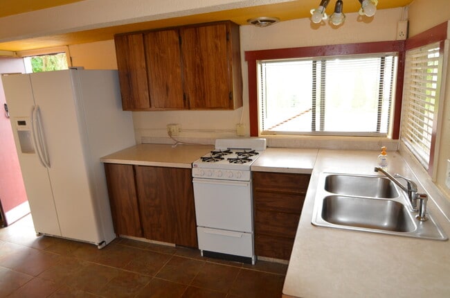 Photo - 1140 Shorewood Dr Unit 1140  1/2 Shorewood Drive