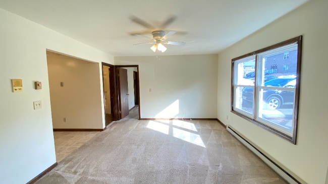 Building Photo - 916 Kings Rd Rental