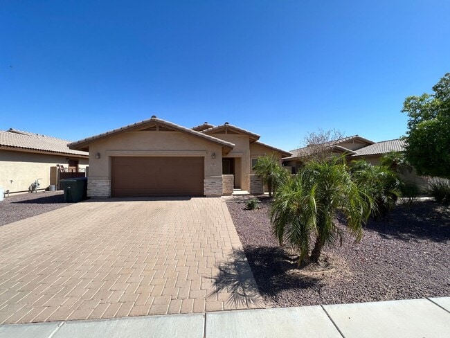Building Photo - 3 BEDROOM HOME IN ARABY CROSSING!