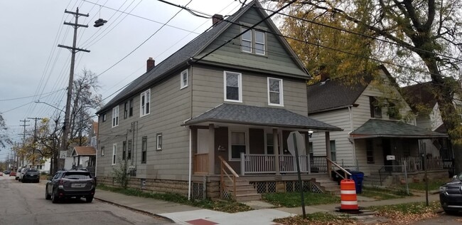 Photo - 4420 Bush Ave Unit 4 (Down Rear)
