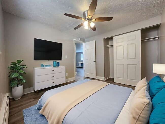 Photo - Charming Renovated 2-Bedroom – Includes Utilities | Move In Now – Next Month’s Rent is Waived!