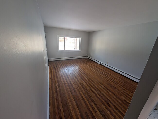 Photo - Spacious 1 Bed Unit - Rent March 1 Unité 0001