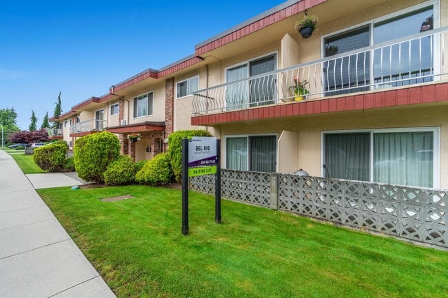 Building Photo - Del Rio