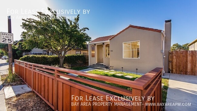 Building Photo - 146 Roosevelt Ave