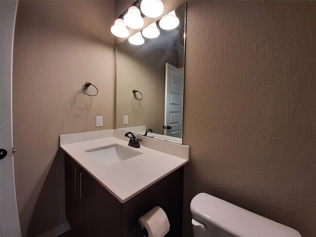 Photo - 9741 Grosbeak Ln