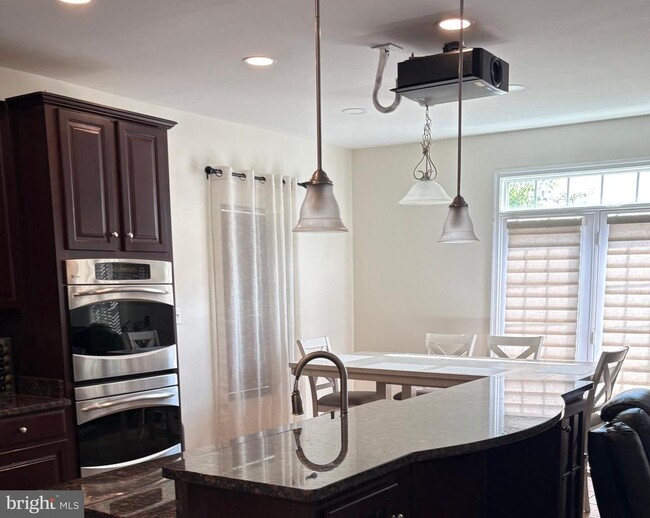 Photo - 15145 Leicestershire St