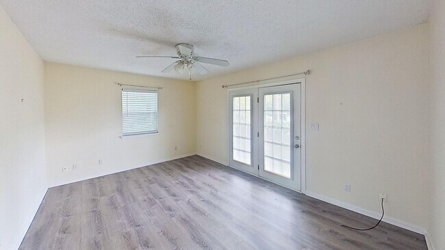 Photo - 181 Maple St Unit B