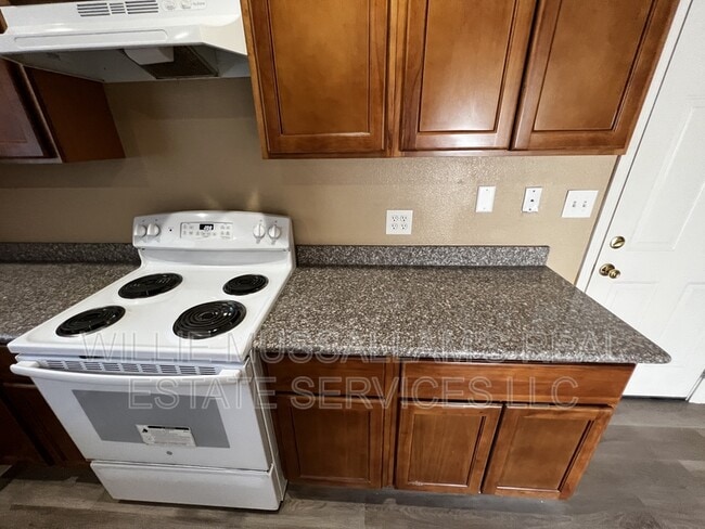 Photo - 1625 Court Dr