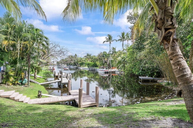 981 Delray Lakes Dr