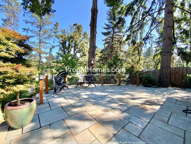 Beautifully Updated Modern Oasis in West Linn - Beautifully Updated Modern Oasis in West Linn Casa