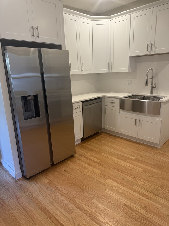 Building Photo - 61 Washington St Unit 1 Rental