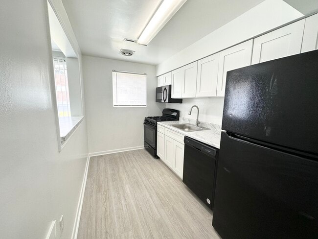 Photo - Fox Crossing Apartments