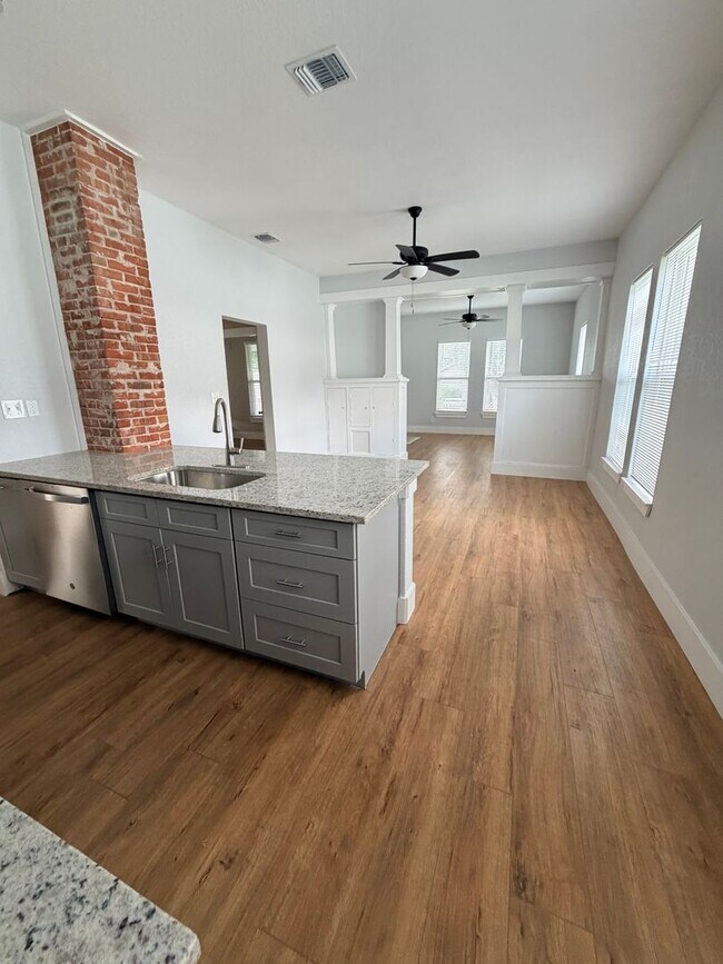 Photo - Beautiful Renovated Home Available for Lease!