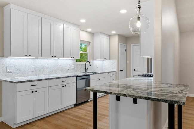 Photo - 900 Morgan Hill Dr