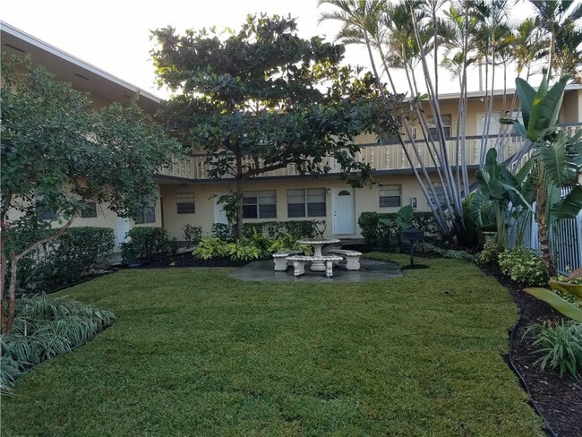 Building Photo - 801 S Federal Hwy Unit 103