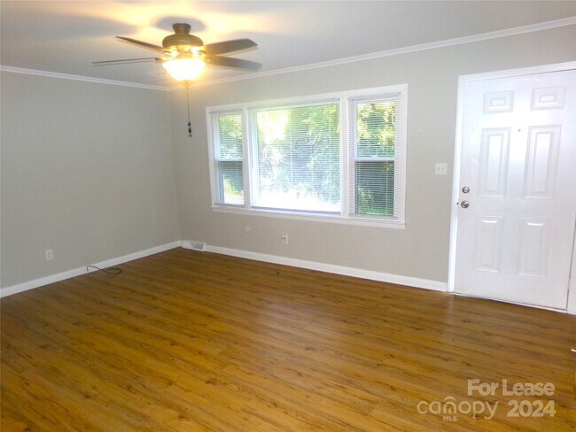 Photo - 718 Brown Ave