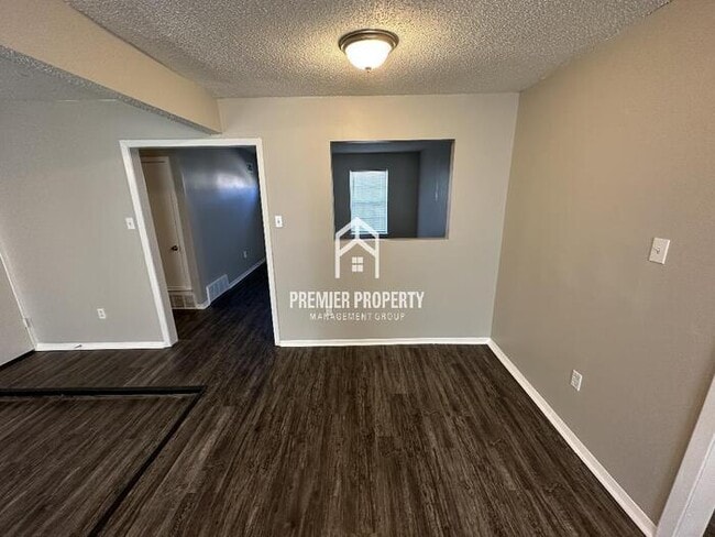 Photo - 6313 Leamont Dr