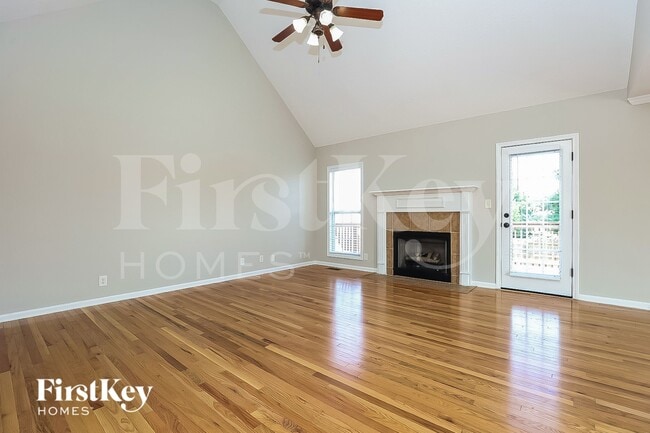 Photo - 993 Glenhurst Way