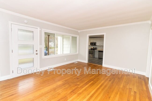 Photo - 210 S Lovell Ave