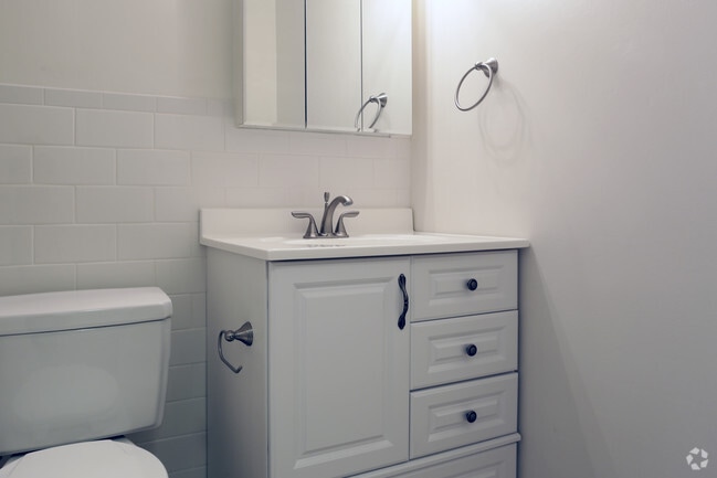 Photo - Carsonia Manor