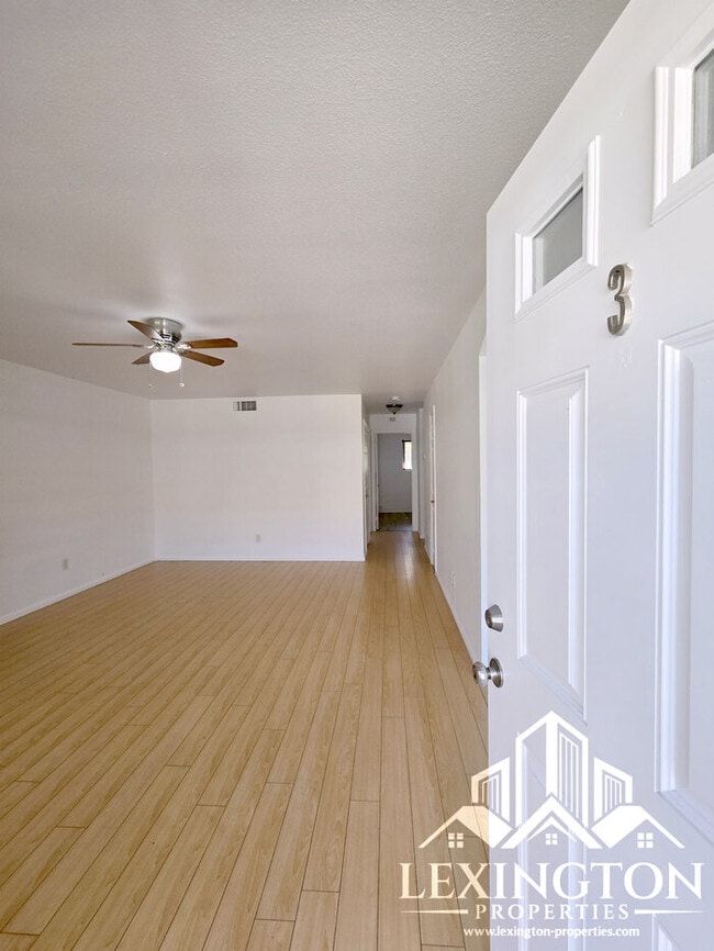 Lovely, 2BD/1BA, Condo in The Villaggio, near Madison Ave. and American River College!