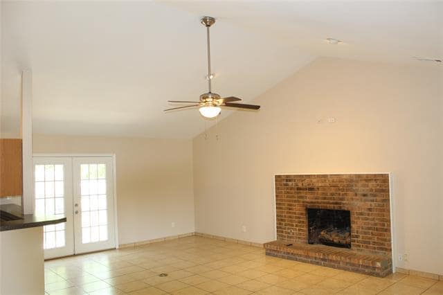 Photo - 2617 Raintree Dr