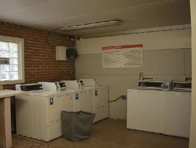 Photo - 1 Bed One Bath in DOWNTOWN Forest Park!!!