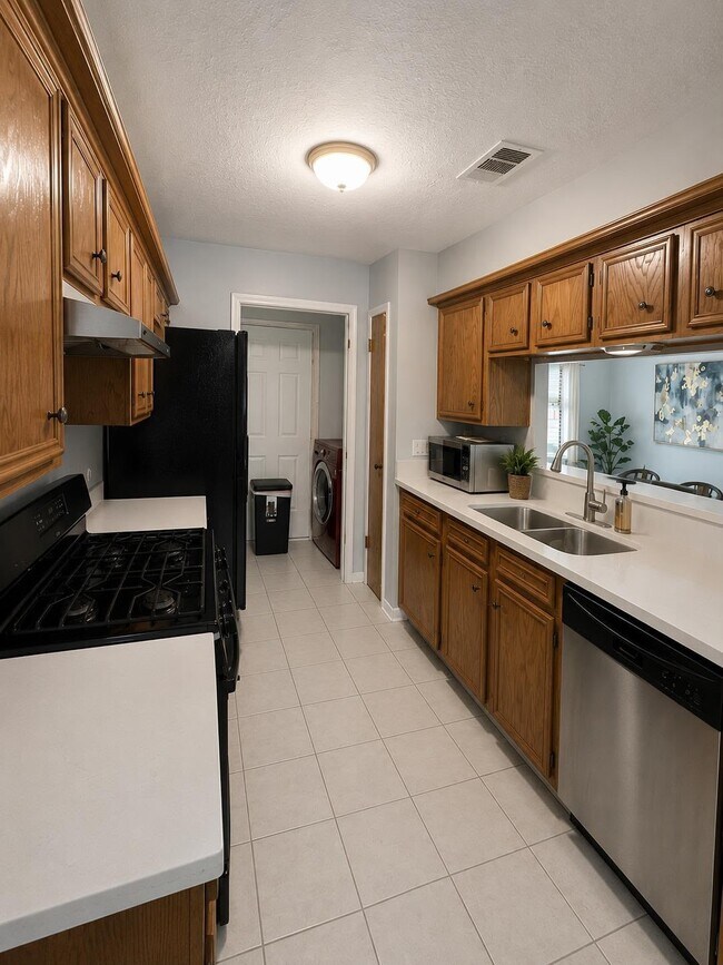 Photo - 1502 Sudbury Dr