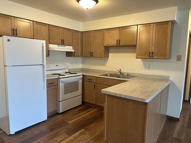 Building Photo - Shadow Creek Apartments - Remodeled! Unit 4-2154