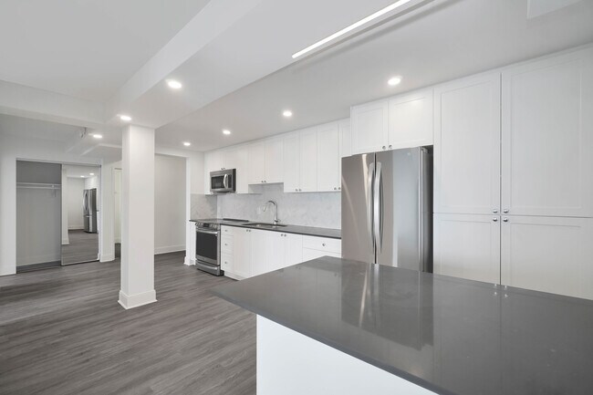 Photo - 2222 Bellevue Avenue