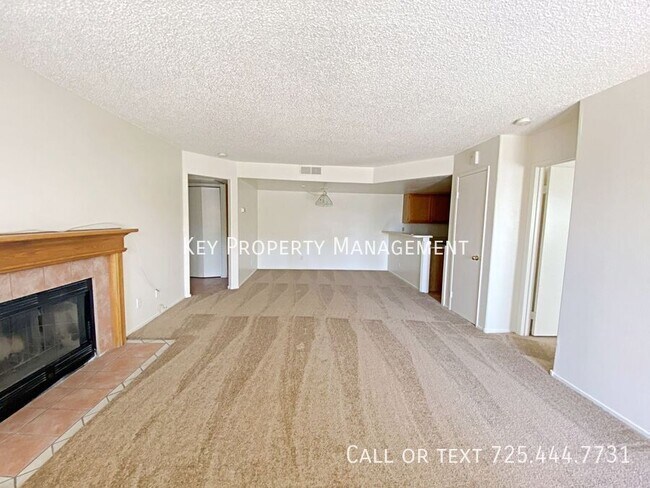 Photo - 2 BEDROOM CONDO OFF OF DESERT INN AND FORT... Unidad #107