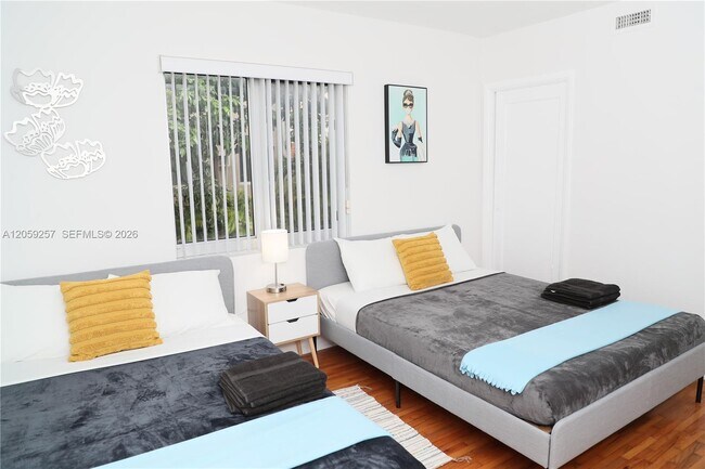 215 Antilla Ave Unit 2