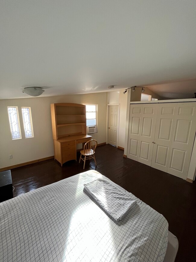 Photo - 2177 Sohn St