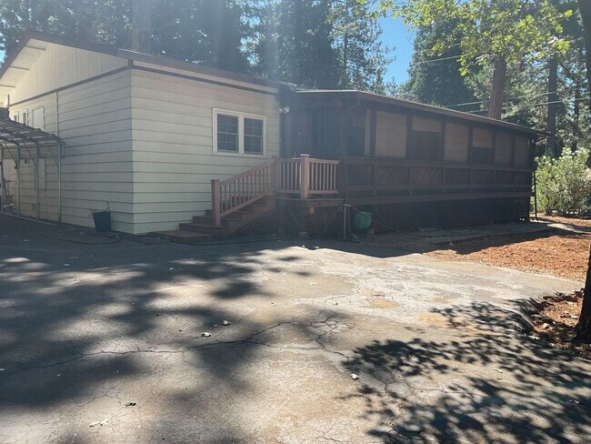 Photo - 14654 Carnegie Rd