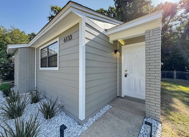 Photo - 6133 Greenon Ln Casa