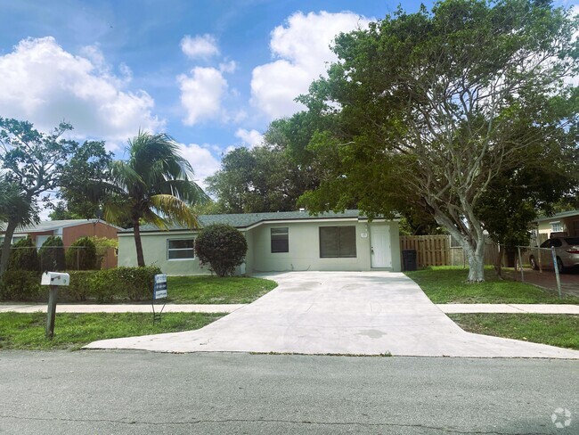 Building Photo - 426 SW 14th Ave Rental
