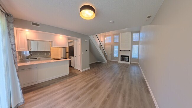 Photo - 1112 Woodgate Dr
