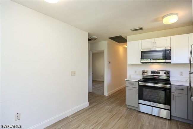 Photo - 1095 San Remo Ave