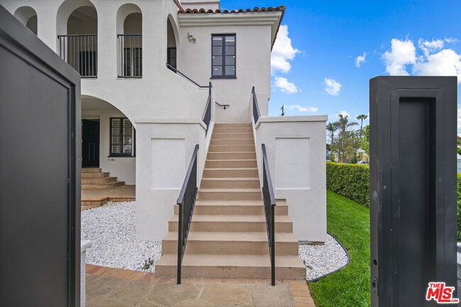 Photo - 1148 S Stanley Ave