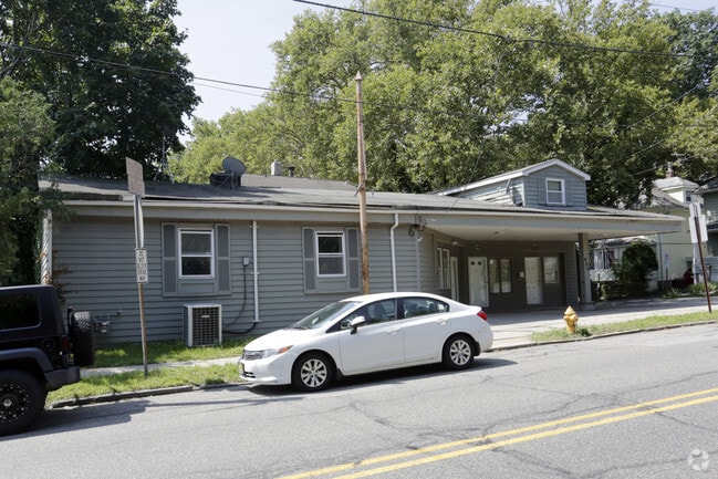 Photo - 400 Belleville Ave