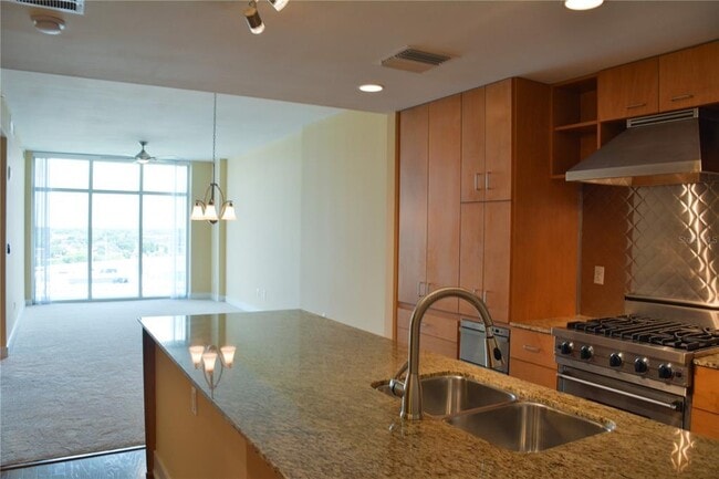 Photo - 1208 E Kennedy Blvd Unidad 724